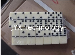 China Dominosatz, materielles Melamin, Gesamt-28pcs, Doppeltes sechs, verpackt in PVC-Kasten, Größe: 48x24x7mm, Teil: JYX-D1681 fournisseur